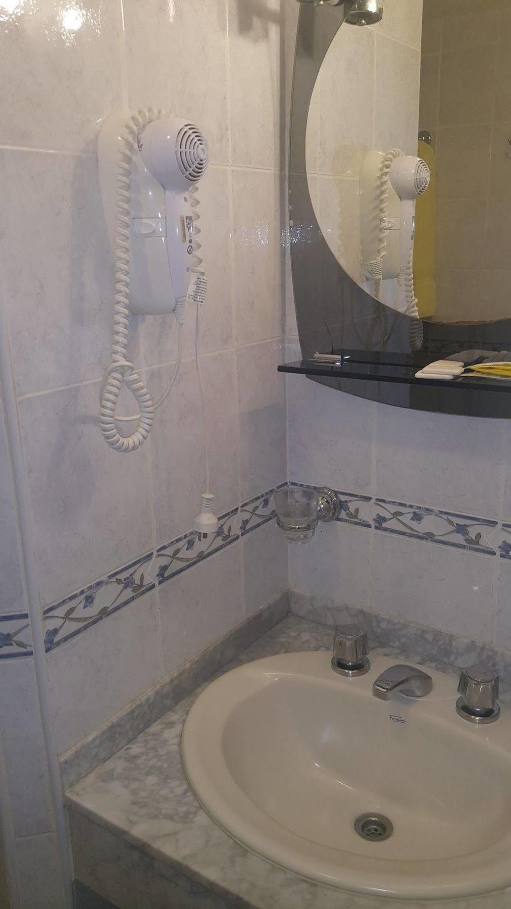 Hotel Avenida Buenos Aires Dış mekan fotoğraf